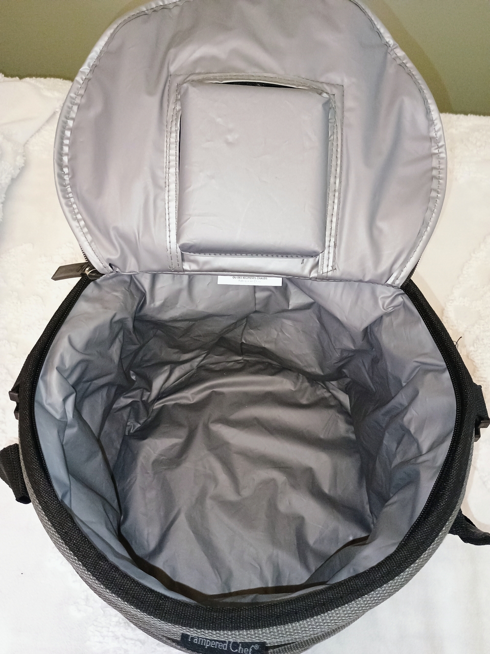 Pampered Chef Black and Gray Insulated Collapsible Cooler Bag - Picture 4 of 6